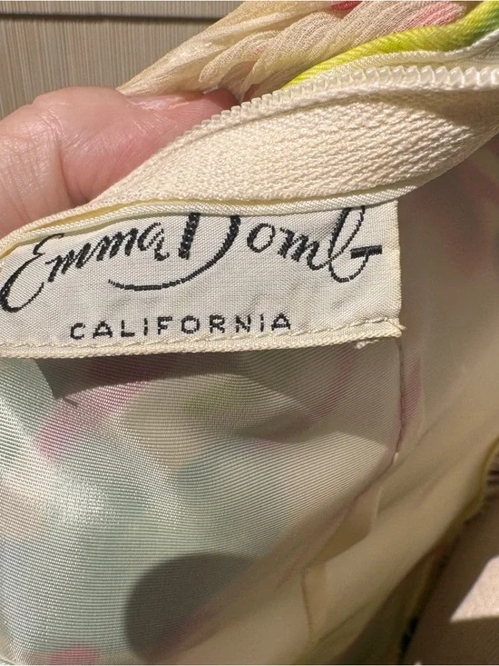 Vintage 1960s Mr. John Jr. Floral Dress with Beaded Neckline Size Small/Medium - Picture 9 of 13